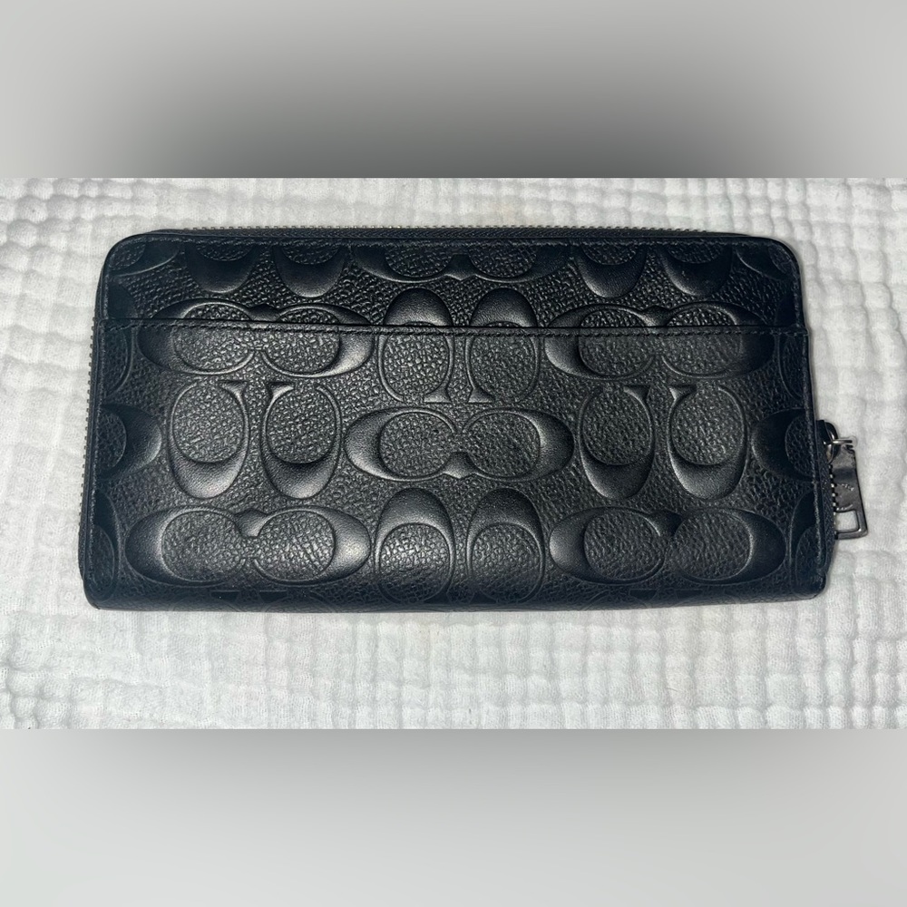 Coach Accordion Zip Wallet In Signature